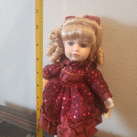Vintage Dan Dee Collectors Edition Porcelain Doll - Picture 9 of 9